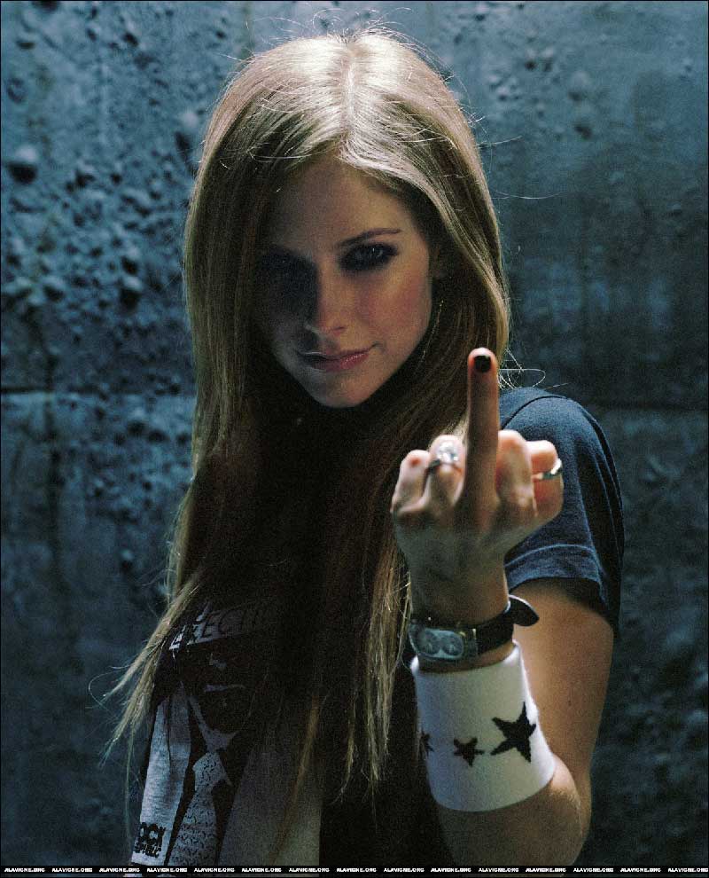 http://avrilfans.itgo.com/images/photoalbum/avril-lavigne-101-n21396.jpg